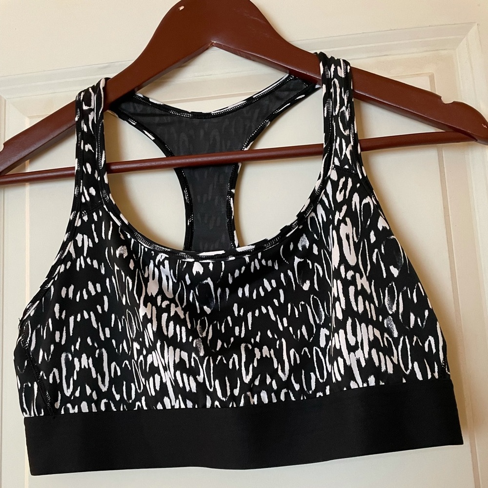 NWOT Victoria’s Secret Sports Bra Large